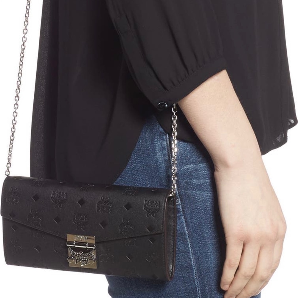 💖 SOLD!! SOLD!! MCM PATRICIA MONOGRAM CROSSBODY